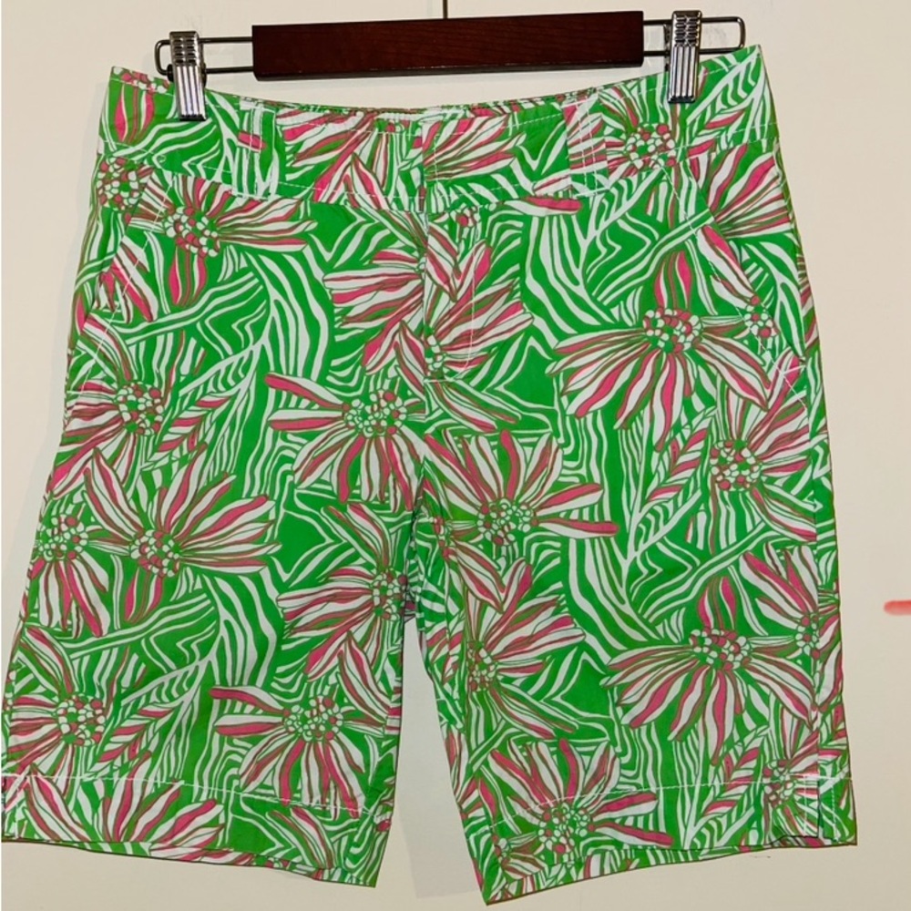 Lilly Pulitzer Sunny Side Lion Resort wear Bermuda Shorts Sz.4 FREE SHIPPING